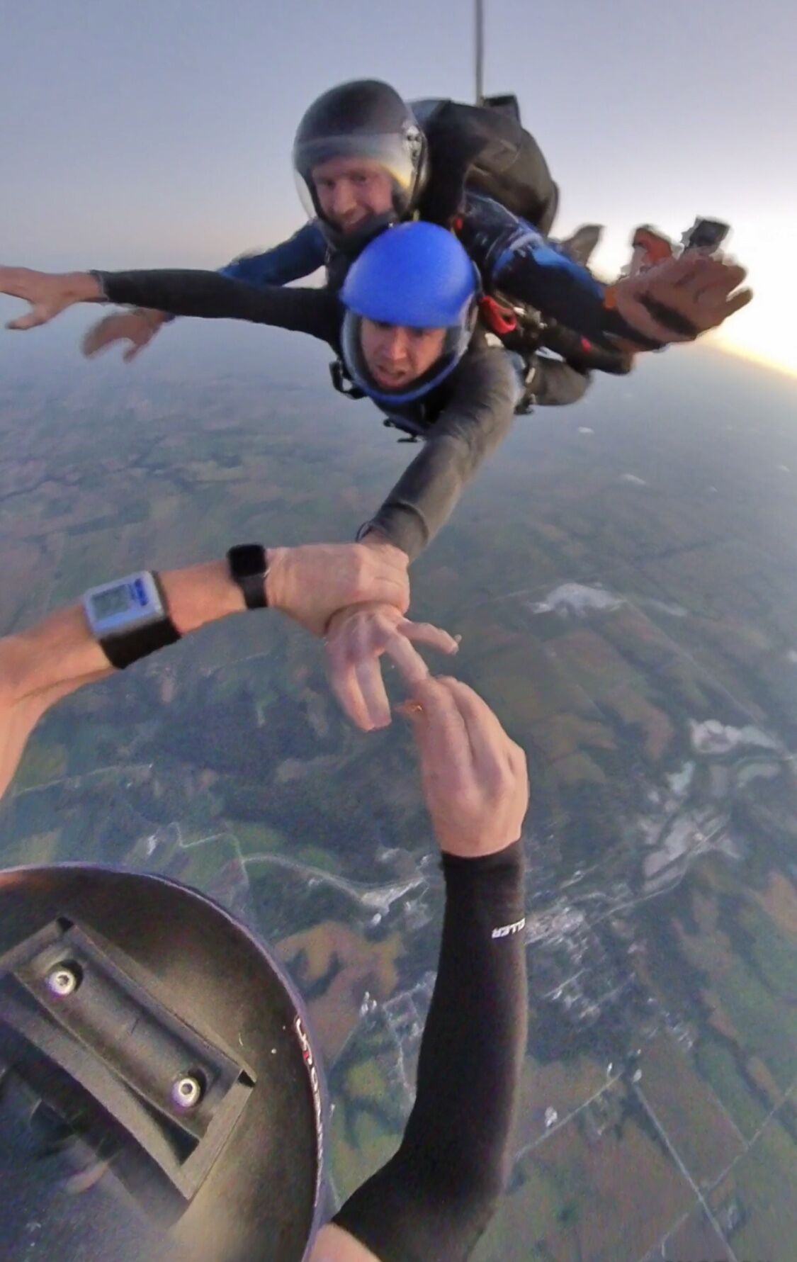 080121-owh-liv-skydivewedding-p1